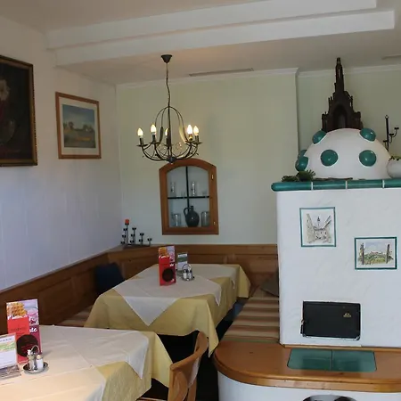 Gaestehaus Zur Weissen Rose بيت ضيافة Furth bei Gottweig