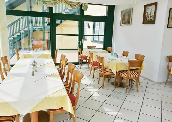 Gaestehaus Zur Weissen Rose 4*