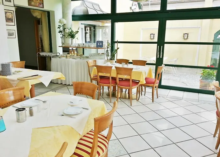 Gaestehaus Zur Weissen Rose Guest house